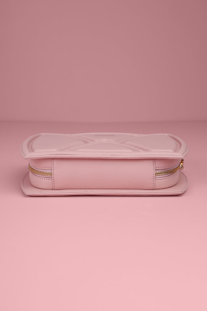 Pink travel leather handbag
